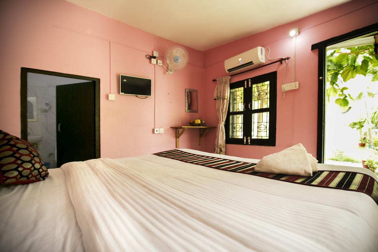 Sauraha Nana Hotel Exterior photo