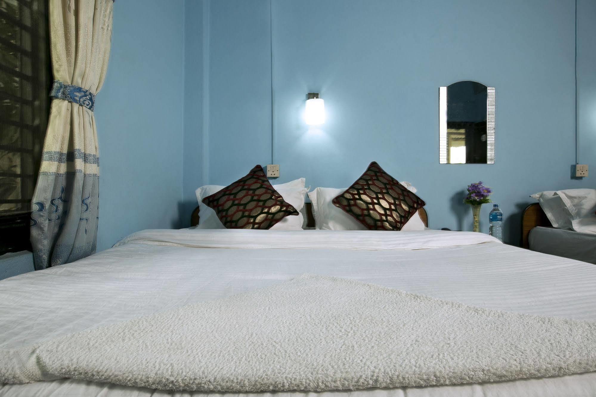 Sauraha Nana Hotel Exterior photo