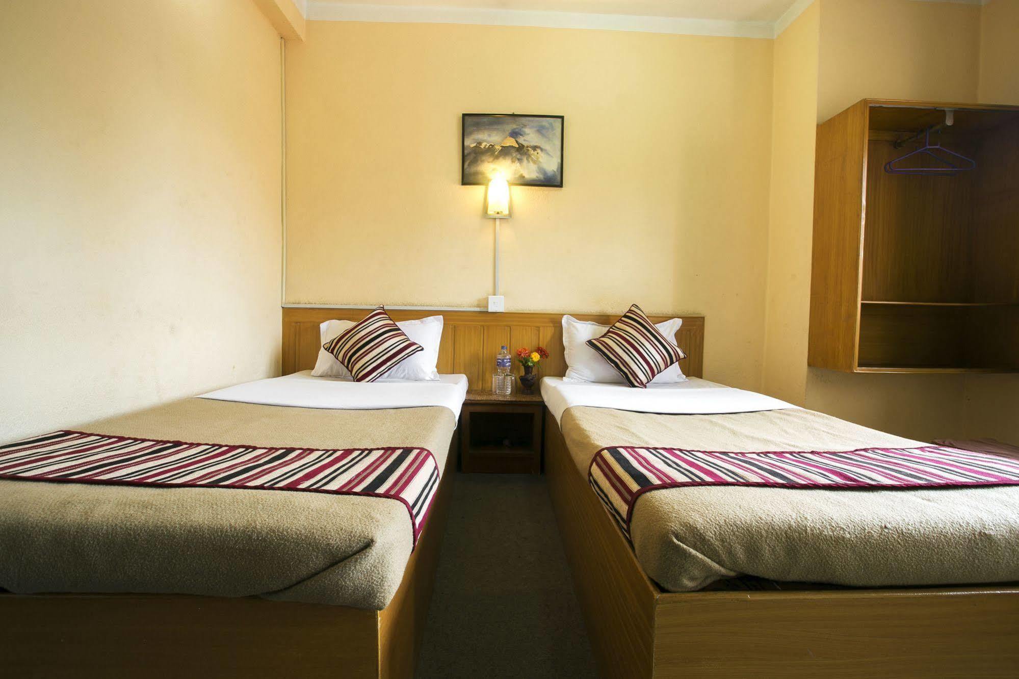Sauraha Nana Hotel Exterior photo
