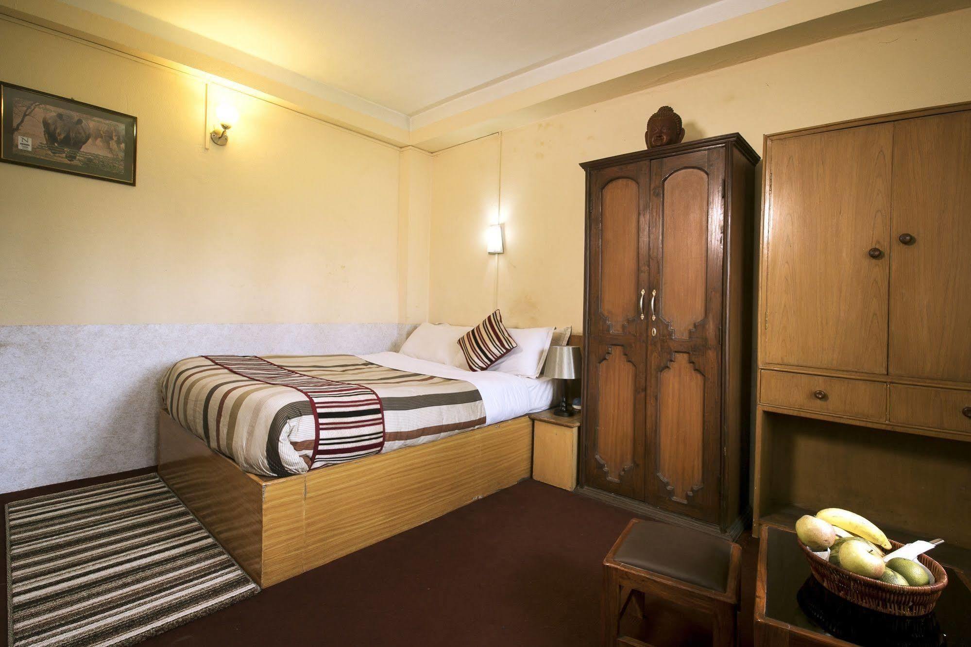 Sauraha Nana Hotel Exterior photo